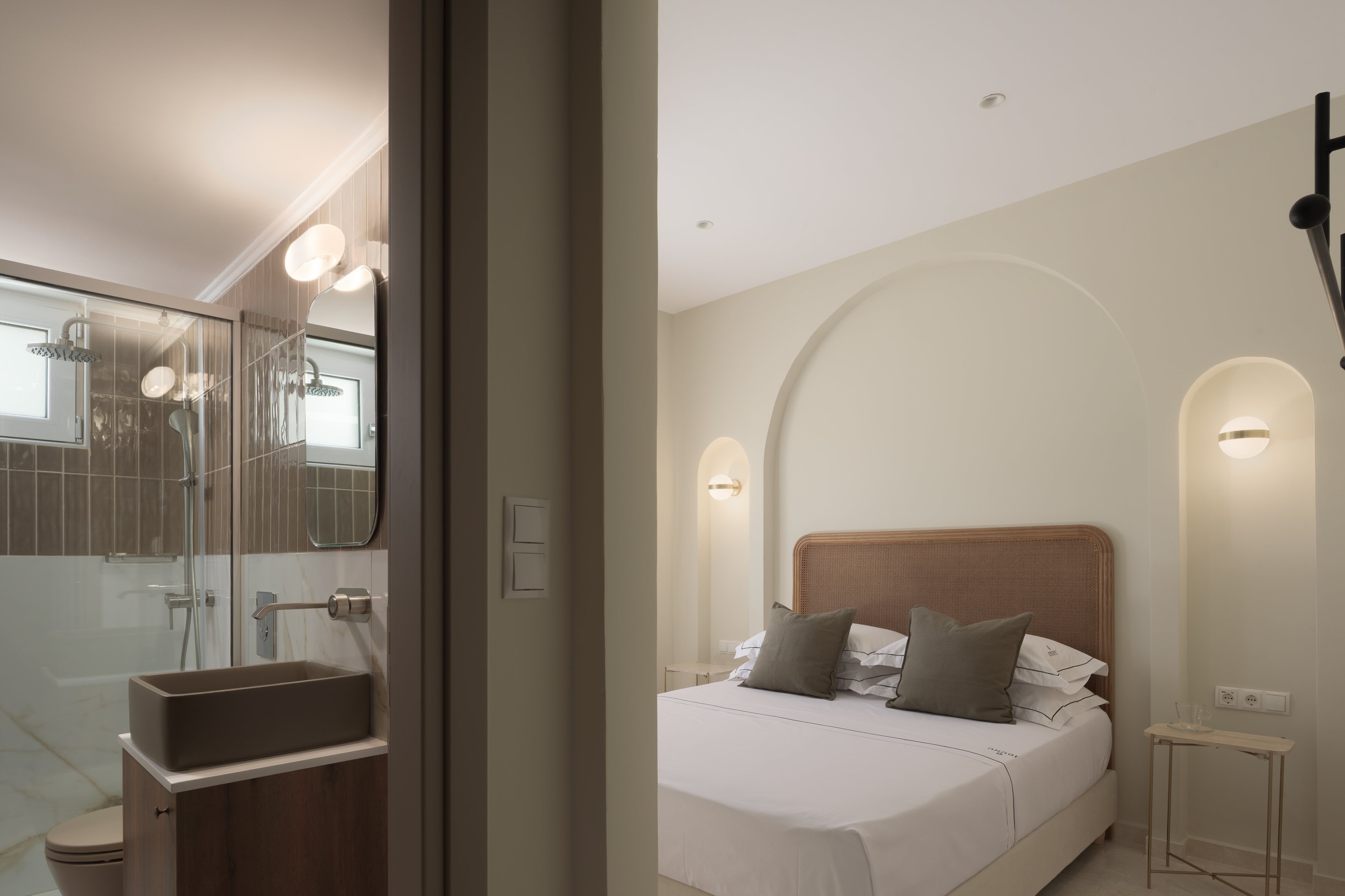The bedrooms is completed with a 43' Smart TV and an en-suite bathroom.