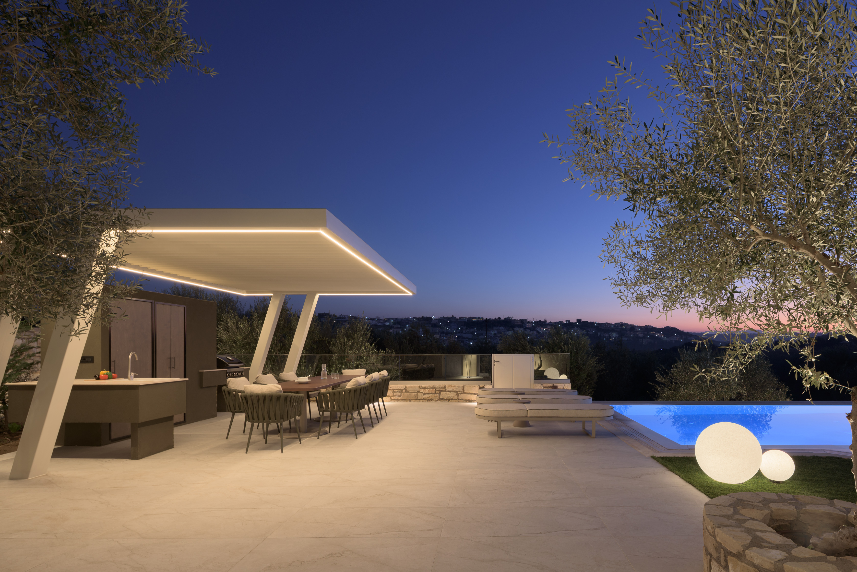 Ιndulge in fine dining surrounded by the natural beauty of Roumeli.