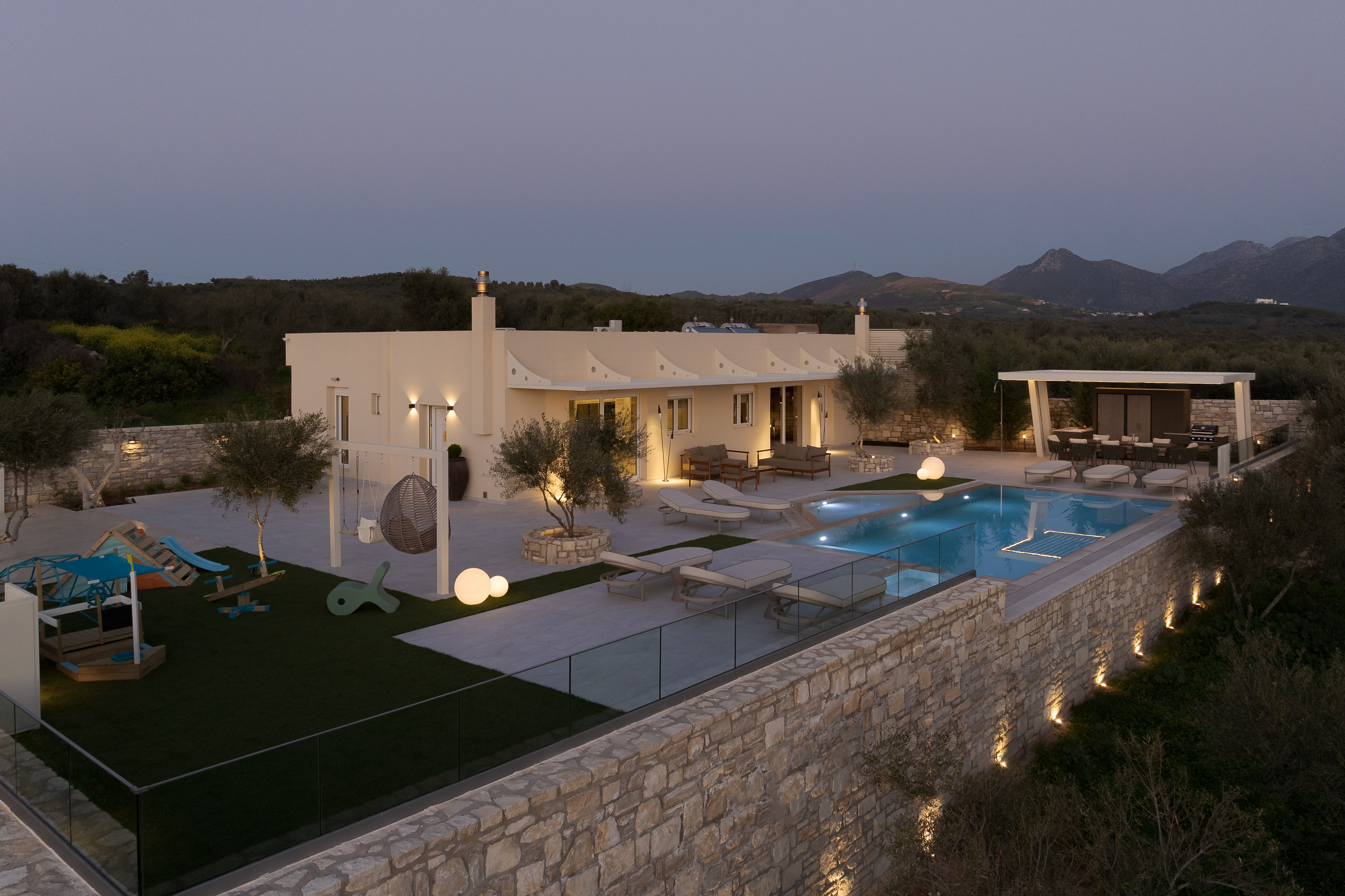 Idunu Villa – Reconnect with nature & indulge in pure luxury.