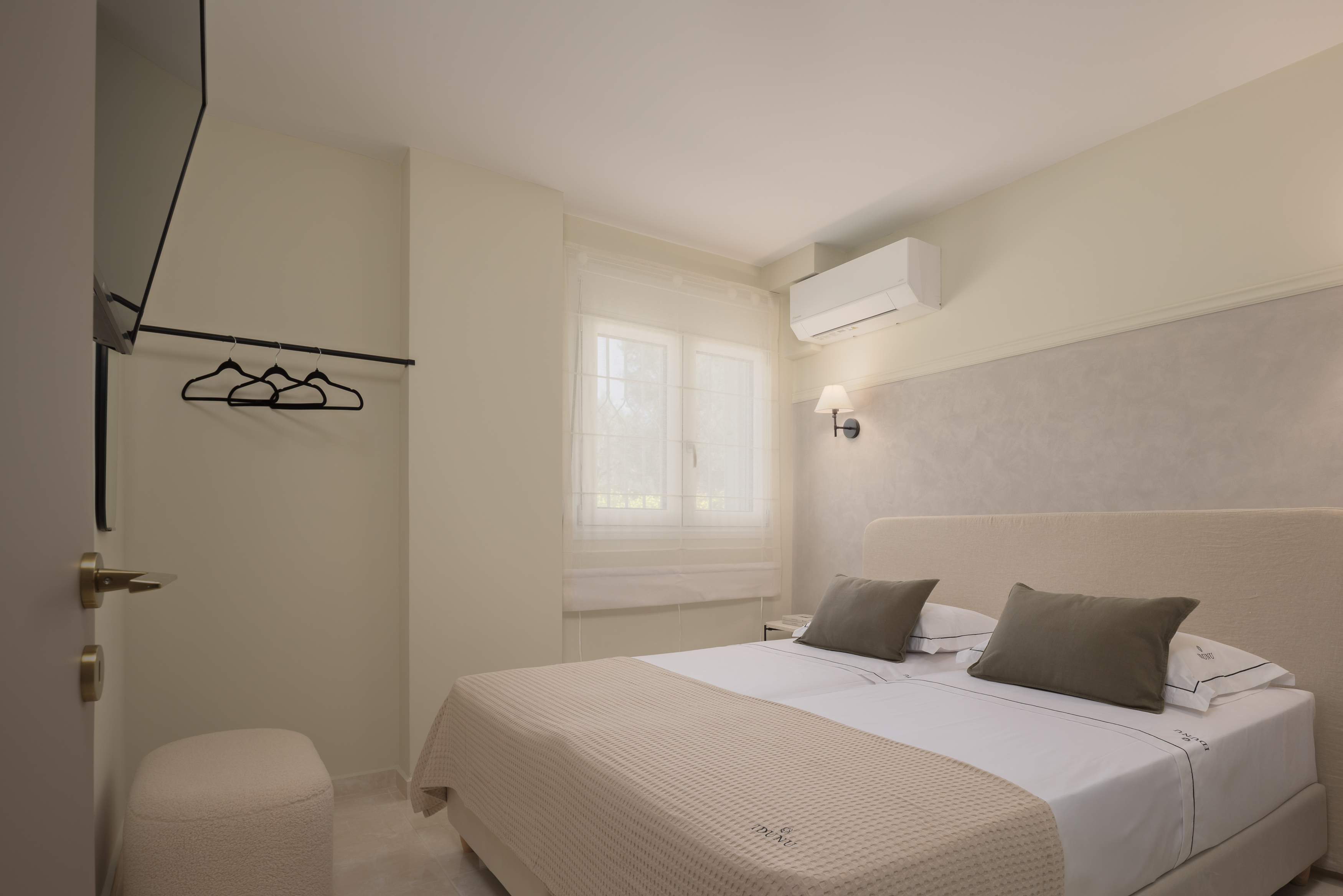One more twin bedroom is available featuring two single beds (0,90x 2,00).