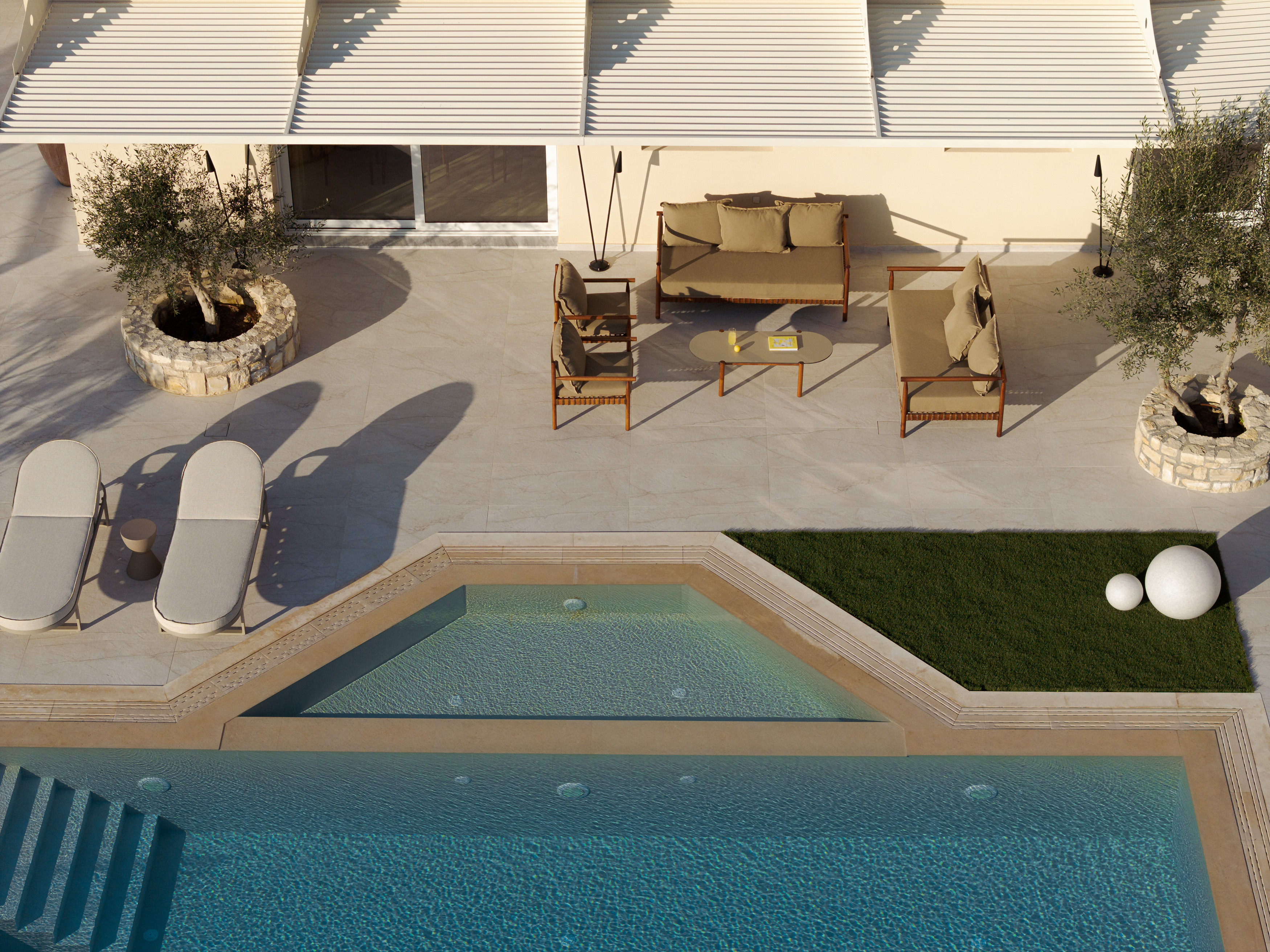 Soak up the summer vibes with a refreshing swim in the pool, also featuring a 6m² kid's pool.